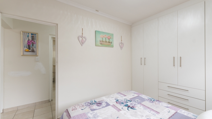 4 Bedroom Property for Sale in Peerless Park Western Cape